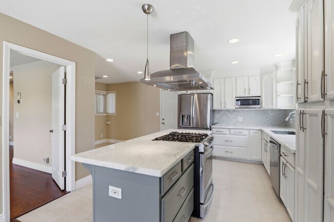 4043 W Rincon Ave Campbell, CA 95008 photo 3
