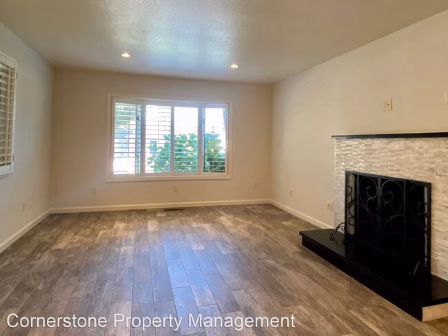 1204 Fewtrell Dr Campbell, CA 95008 photo 3