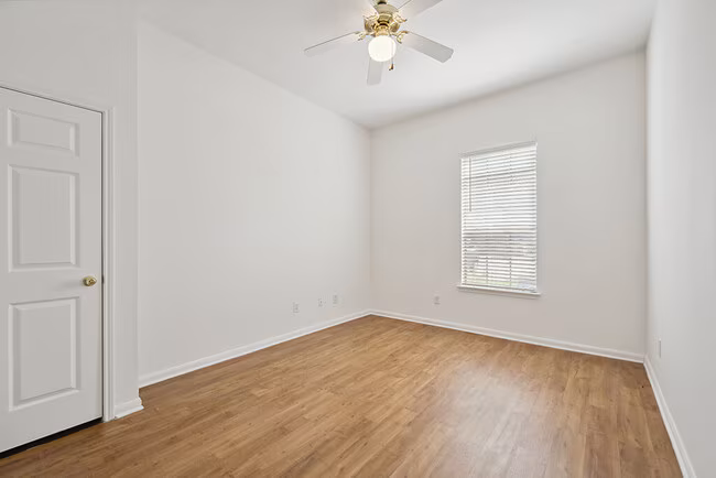 Fallbrook Ranch Apartments photo 5