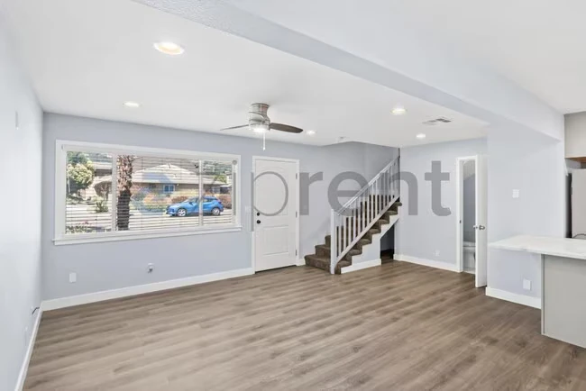 Unit Apt 2 photo 5