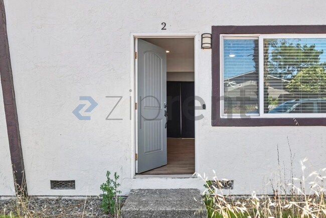 Unit Apt 2 photo 5