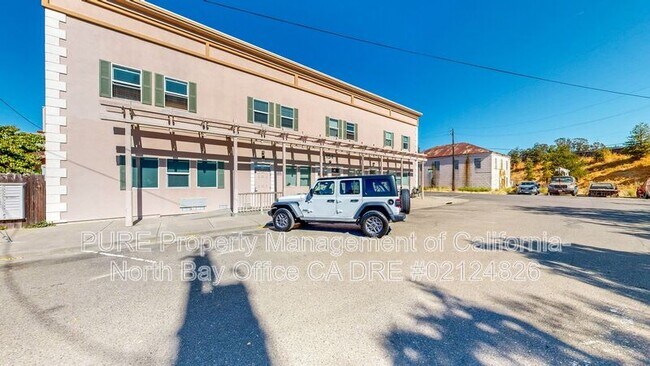 154 Railroad Ave Cloverdale, CA 95425 photo 3