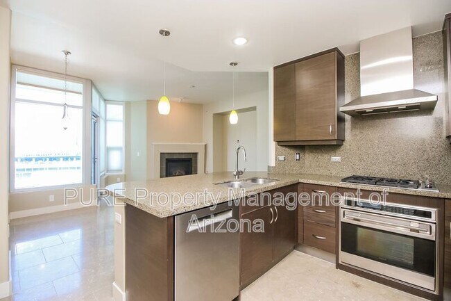 140 E Rio Salado Pkwy Tempe, AZ 85281 photo 2