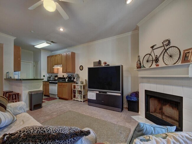 609 E 49th St Austin, TX 78751 photo 3