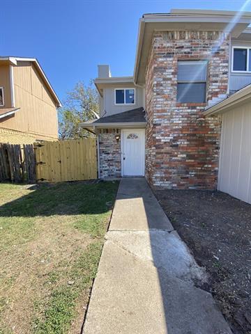 2618 Isbella Drive, Grand Prairie, TX 75052 photo 2