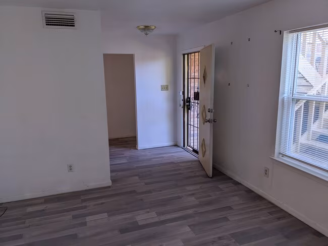 2605 N Ayers Ave Fort Worth, TX 76103 photo 2