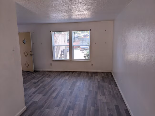 2605 N Ayers Ave Fort Worth, TX 76103 photo 3