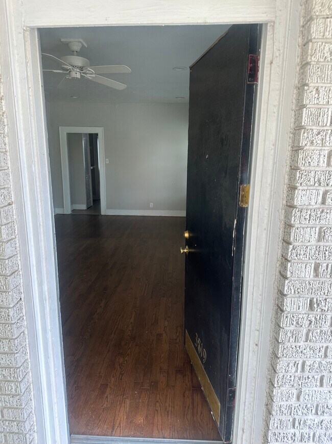 3819 Crestline Road, Fort Worth, TX 76107 photo 4