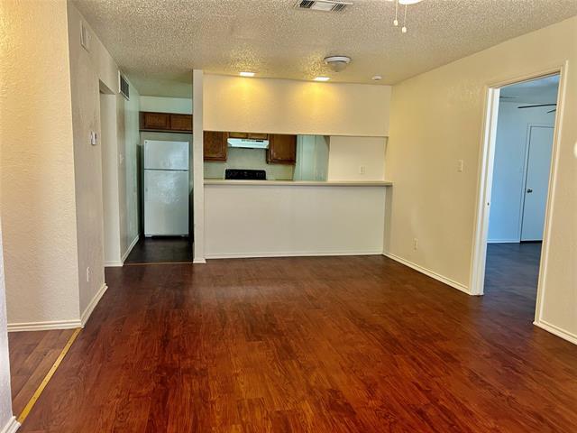 409 Crestline Dr Arlington, TX 76012 photo 2
