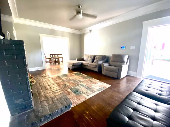 1439 E Highland Blvd San Antonio, TX 78210 photo 4