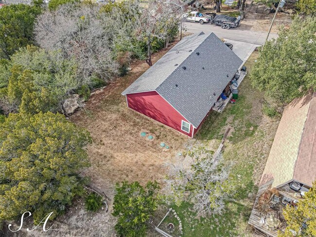 1823 Hidden Valley Rd Granbury, TX 76049 photo 5