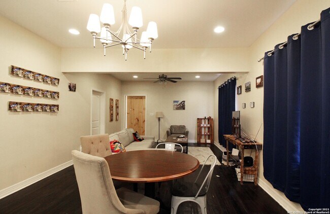 335 E Southcross San Antonio, TX 78214 photo 5