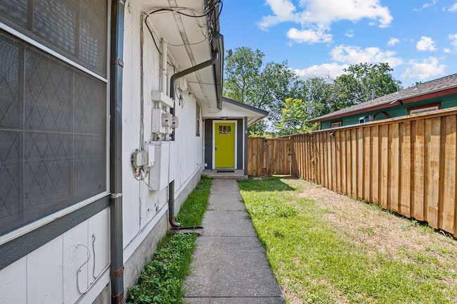 7617 Meador Ave Austin, TX 78752 photo 3