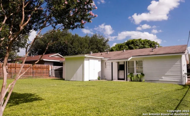 419 Anton Dr San Antonio, TX 78223 photo 2