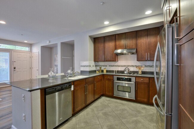 919 Gaspar Vista, San Jose, CA 95126 photo 2