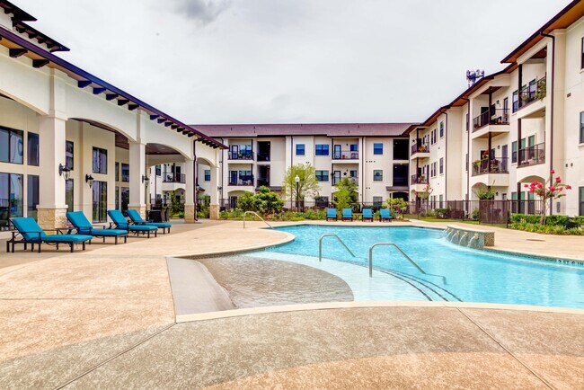 Laurel At Vintage Park Apartments photo 5