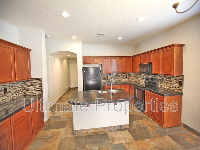 17020 W Windermere Way Surprise, AZ 85374 photo 3