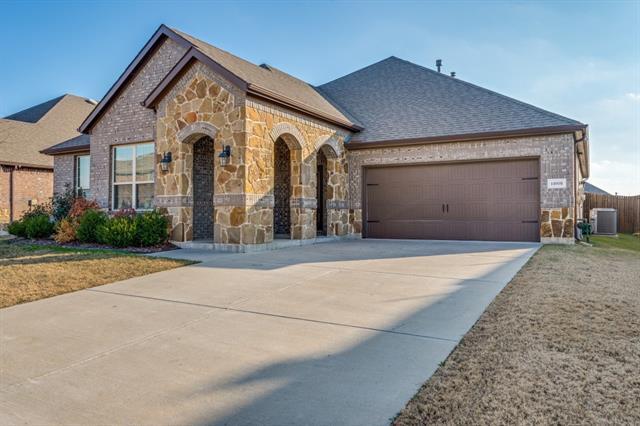 11008 Culberson Drive, Aubrey, TX 76227 photo 2