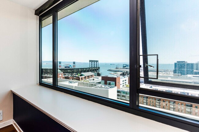 250 King St San Francisco, CA 94107 photo 2
