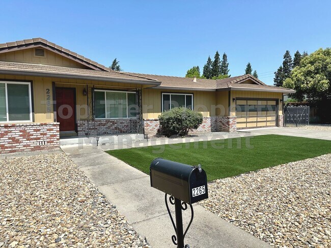 2265 Walnut Boulevard, Walnut Creek, CA 94597 photo 3