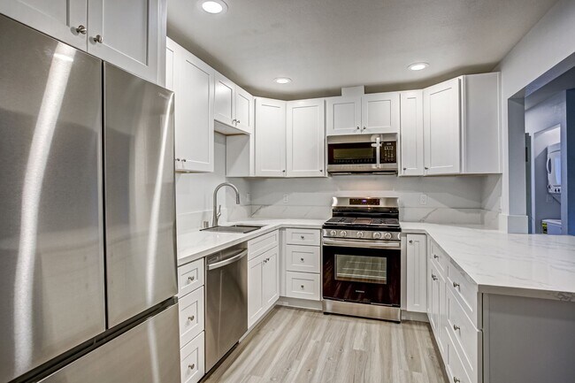 141 Johnston Ln San Marcos, CA 92069 photo 2
