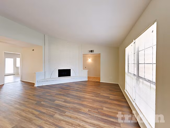 7006 Blackberry Drive, Arlington, TX 76016 photo 2