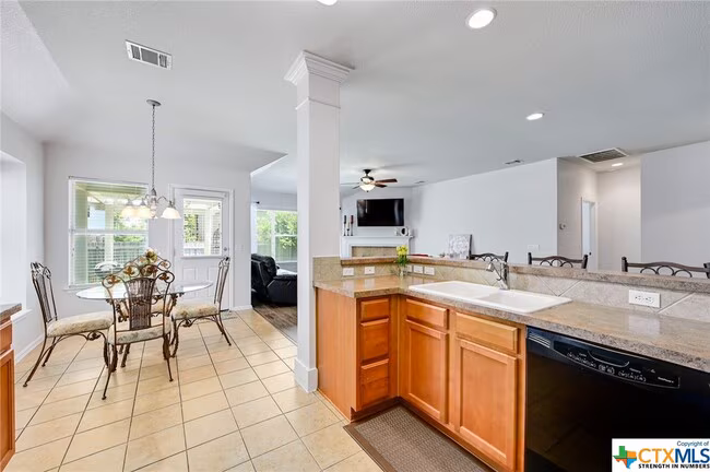 219 Hummingbird Ln Leander, TX 78641 photo 5