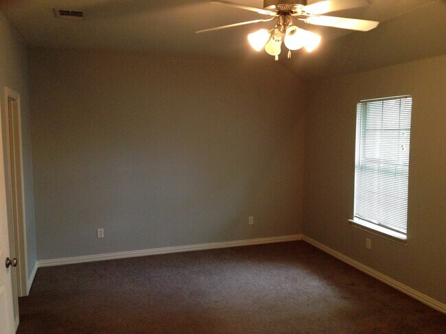 7626 Anson Circle, Dallas, TX 75235 photo 4