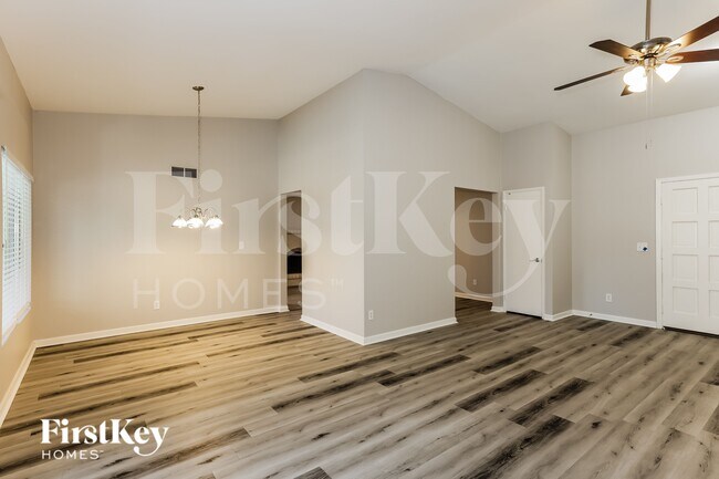10632 N 39th Ave Phoenix, AZ 85029 photo 4