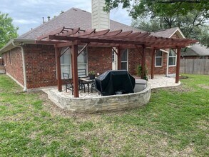 112 South Lynnwood Trail, Cedar Park, TX 78613 photo 3