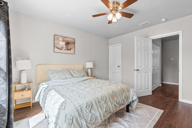 1004 E Powell Ave Fort Worth, TX 76104 photo 4