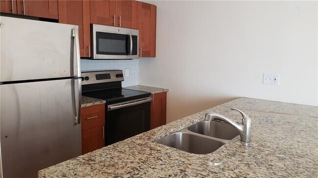 909 Reinli St Austin, TX 78751 photo 2