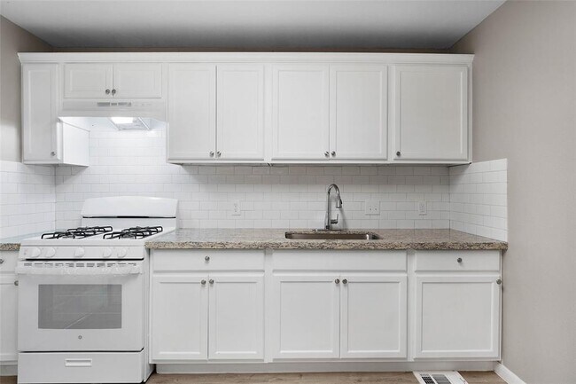 3430 Sockwell Blvd Greenville, TX 75401 photo 2