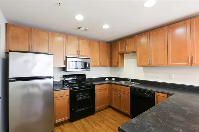 711 W 32nd St Austin, TX 78705 photo 5