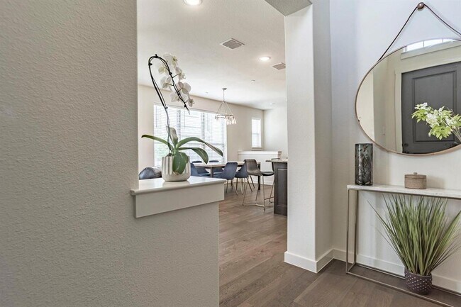 568 Ballustrade Dr Irving, TX 75039 photo 5