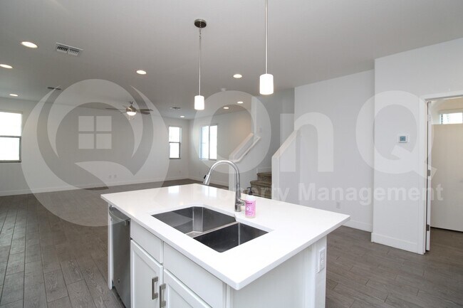 4218 S 58th Ln Phoenix, AZ 85043 photo 4