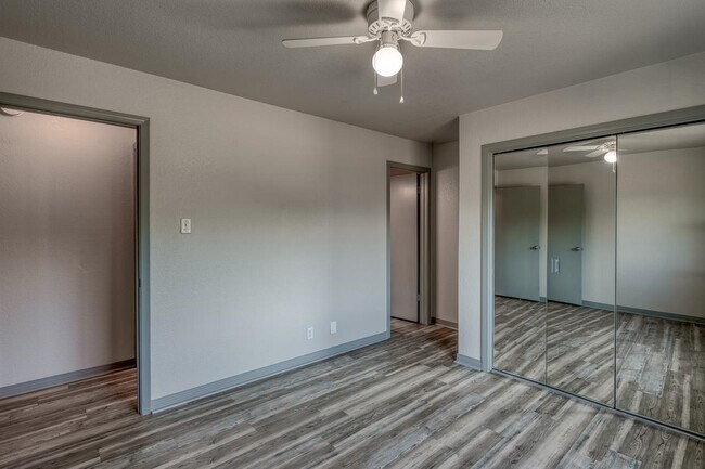 906 Hi Cir N Horseshoe Bay, TX 78657 photo 5