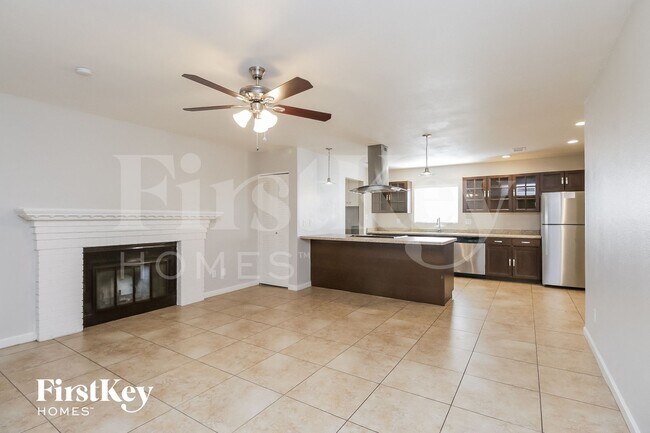 2182 E Palmcroft Dr Tempe, AZ 85282 photo 3