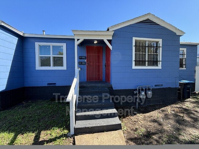 2645 Canberra Court, Fort Worth, TX 76105 photo 3