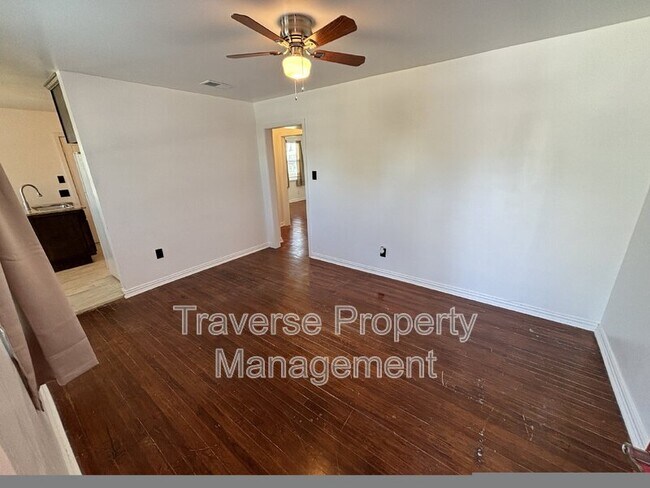 2645 Canberra Court, Fort Worth, TX 76105 photo 4