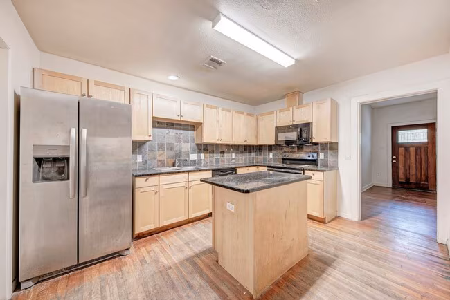 3106 King St Austin, TX 78705 photo 3