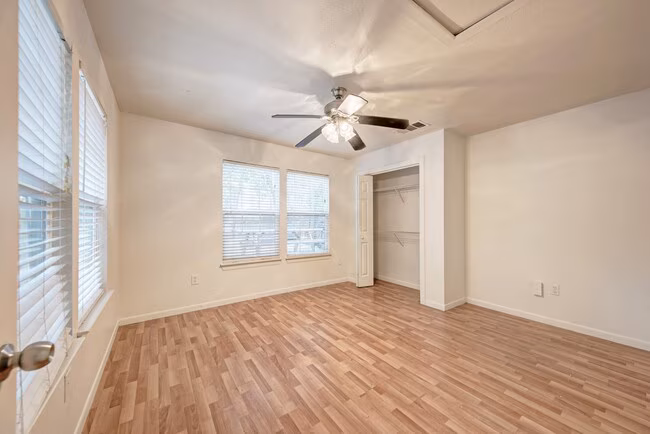 3106 King St Austin, TX 78705 photo 4