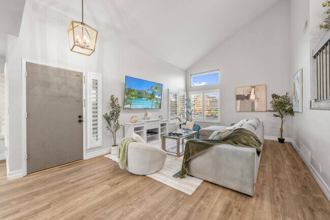 13075 Old West Ave San Diego, CA 92129 photo 2