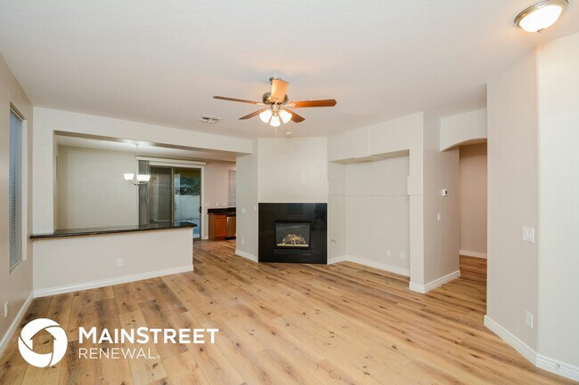 17526 W Hope Dr Goodyear, AZ 85338 photo 5