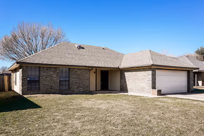 6214 Lotus Drive, Arlington, TX 76001 photo 3