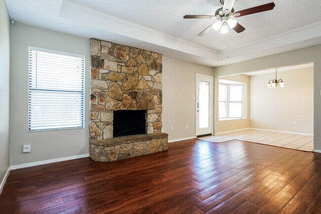 6214 Lotus Drive, Arlington, TX 76001 photo 4
