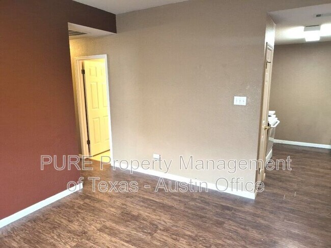 8605 Talyne Chaise Cir Austin, TX 78729 photo 5