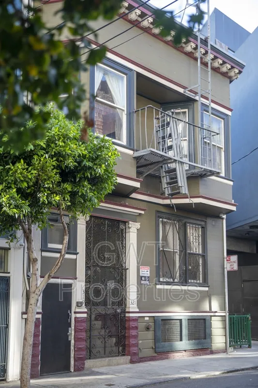 319 Ivy Street - 411 photo 2