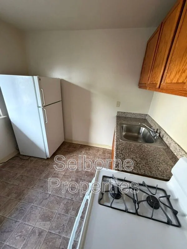 1537 8th Avenue - F photo 5