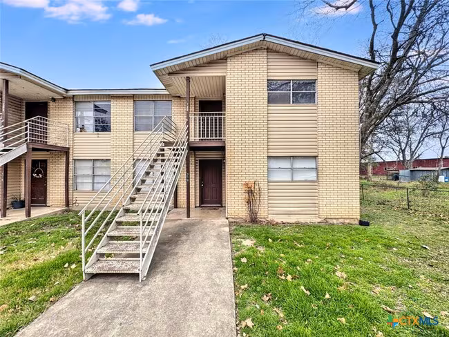 712 Martindale Rd San Marcos, TX 78666 photo 2